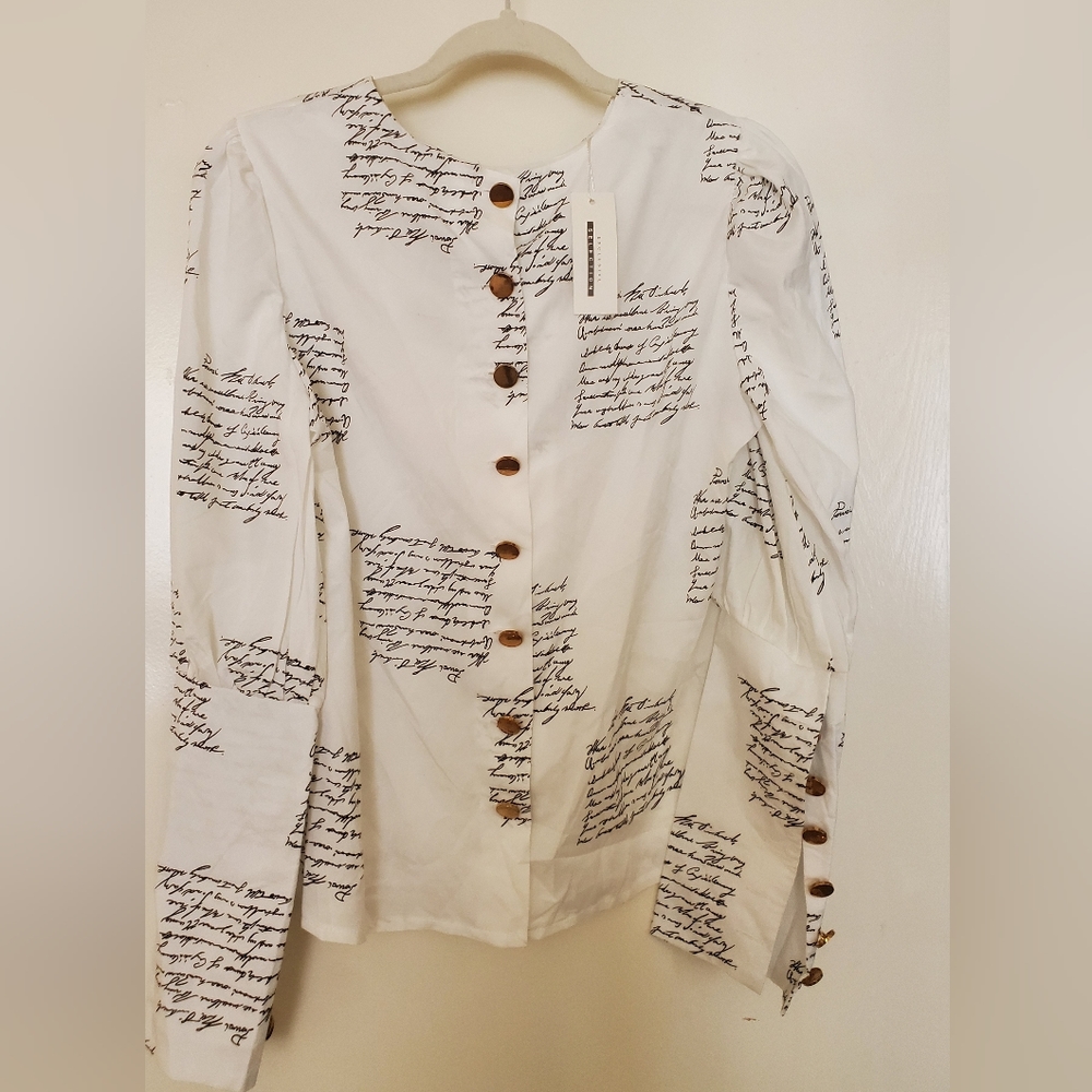 New CBR Chic Boutique Rose Full Back Gold Button Down Blouse.